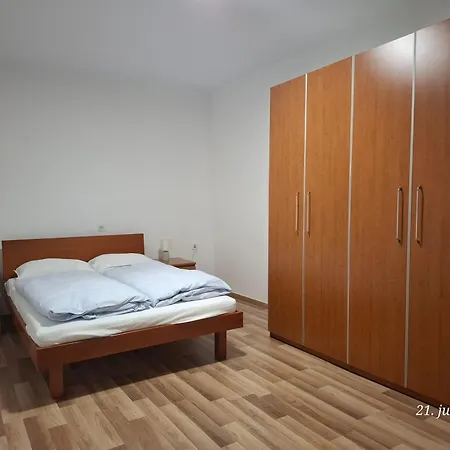 Savrinka Apartman Dekani